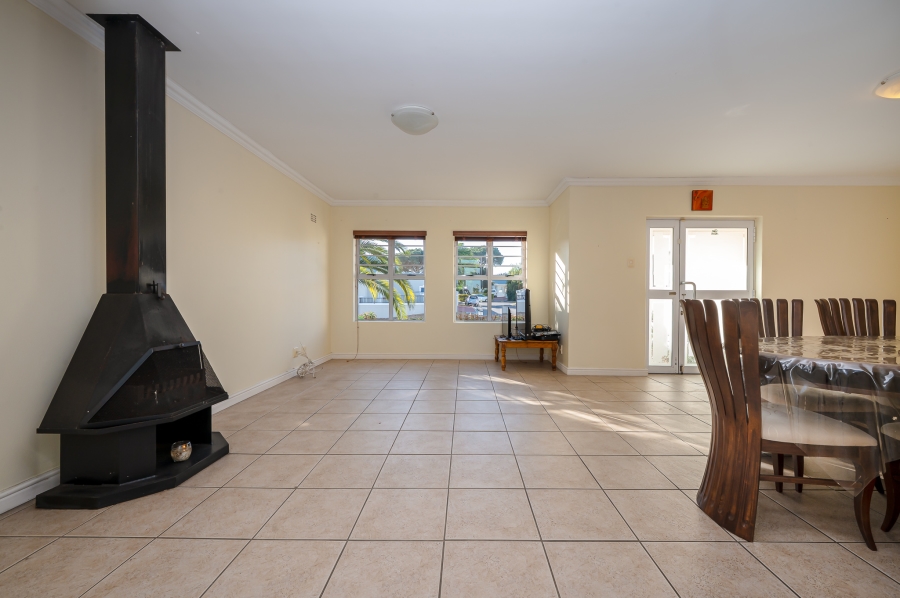 3 Bedroom Property for Sale in Zevenzicht Western Cape